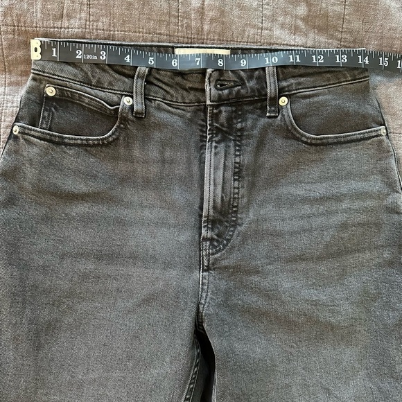 Everlane | The Curvy Way-High Jean in Washed Black - Picture 5 of 9